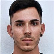 Estudiante de nutrición que imparte clases a niños de cualquier edad